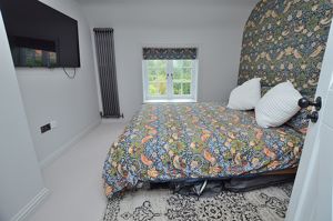 Guest bedroom- click for photo gallery